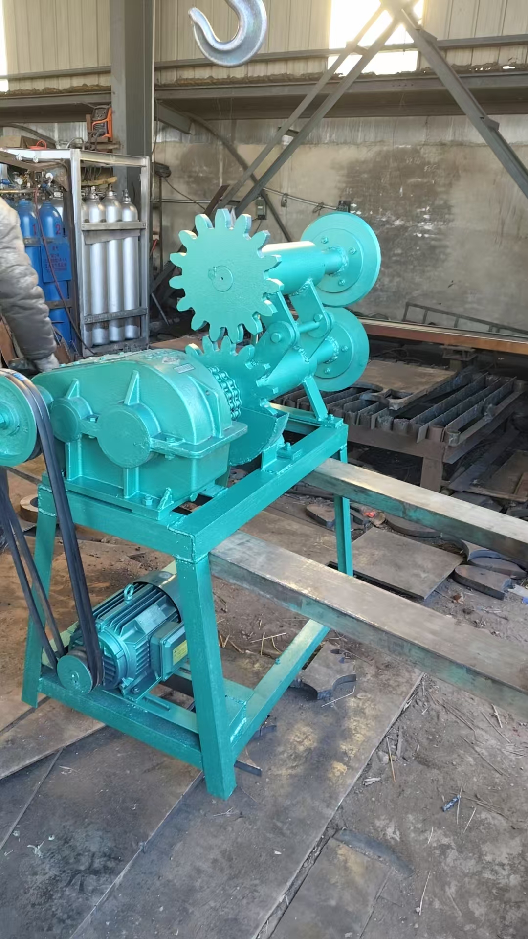 Xinzhe Tools, Atık Lastik Geri Dönüşümüne Yönelik Birinci Sınıf Kraker Değirmen Bıçaklarının Küresel Tedarikini Genişletiyor